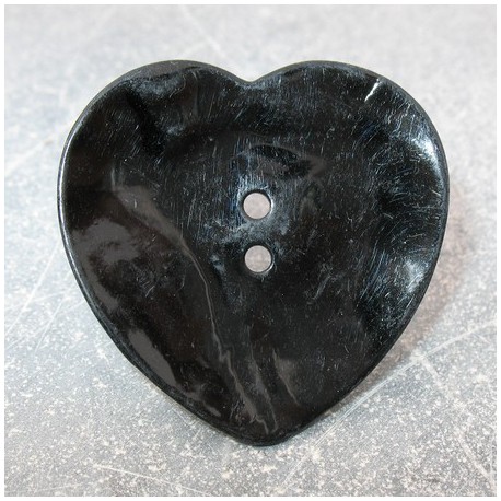 Bouton nacre coeur noir 38 mm