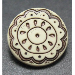 Bouton fleur arabesque ecru 15 mm b59