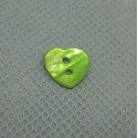 Bouton nacre coeur vert anis 10mm