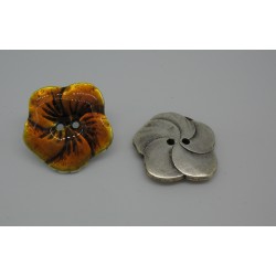 Bouton fleur base véritable argent émaillé orange 25mm