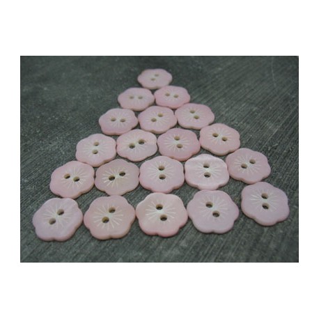 Lot 20 boutons fleur nacre de rivière rose gravé 15mm