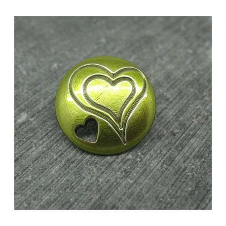 Bouton coeur gravé percé vert 18mm