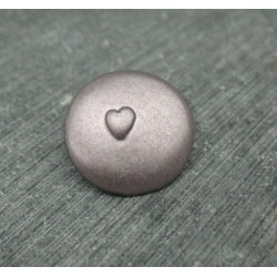 Bouton coeur relief vieux rose 18mm