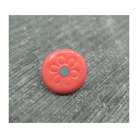 Bouton fuschia fleur gravé turquoise 10mm