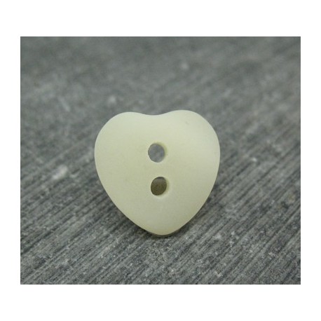 Bouton coeur écru nacré 15mm
