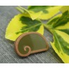 Bouton escargot stylé vert or 18mm