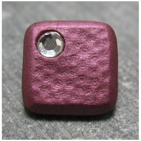 Bouton carré strass prune 13 mm b71