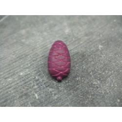 Bouton pomme de pin  violet fuschia 22mm
