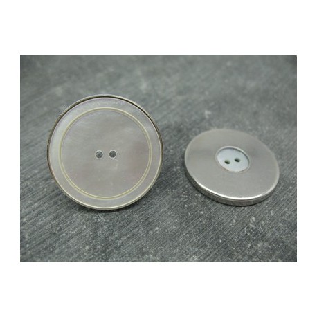 Bouton nacre australienne cercle métal argent 29mm