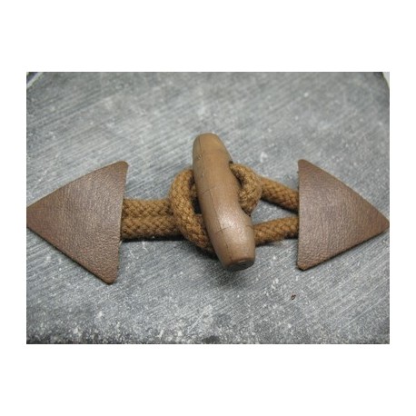 Brandebourg skai caramel cordon marron 40mm
