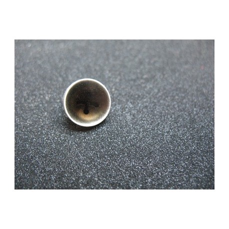 Bouton + marron foncé base argent émaillé verni 10mm