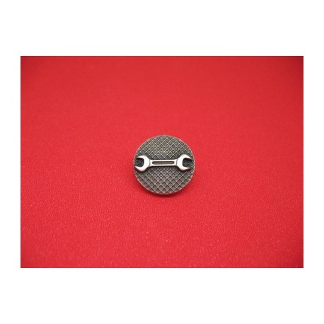 Bouton clé plate vieil  argent 18mm