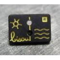 Bouton carte postale bisou noir jaune 13 mm b14