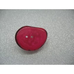 Bouton corozo forme écorce fuschia 36mm