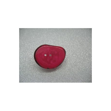 Bouton corozo forme écorce fuschia 36mm