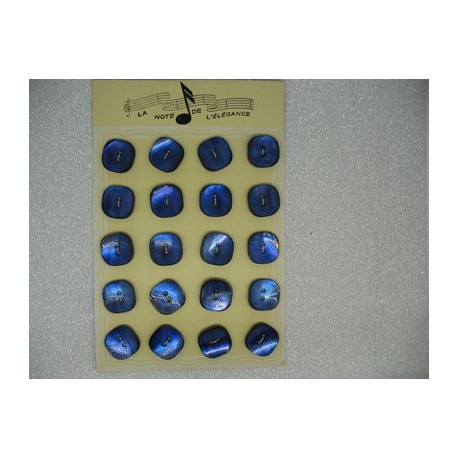 Plaque N°67 20 boutons nacre trocas carré bleu 22mm