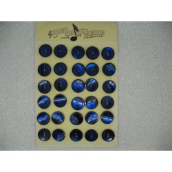 Plaque N°68 30 boutons nacre trocas bleu 18mm