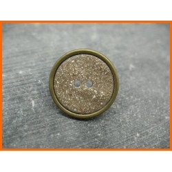 Bouton métal cercle vieil or résine pailletée marron 23mm