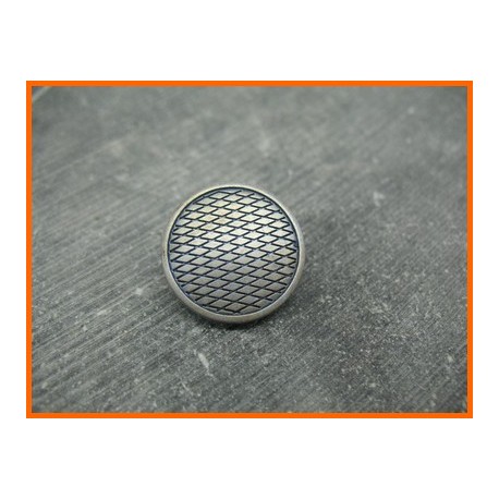 Bouton métallisé peau lézard gris bleuté 22mm