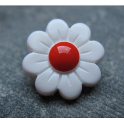 Bouton marguerite point rouge 15 mm b26