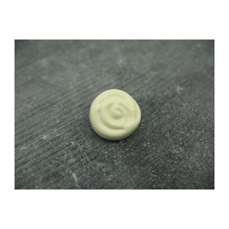 Bouton rose fleur écru verni émaillé 10mm