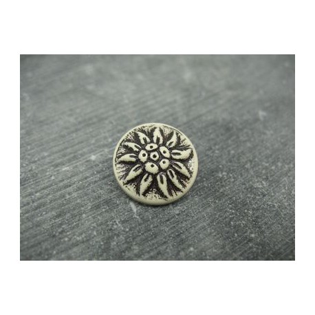 Bouton fleur edelweiss écru verni 18mm