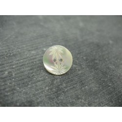 Bouton nacre ancienne ciselé 2 palmiers 14mm